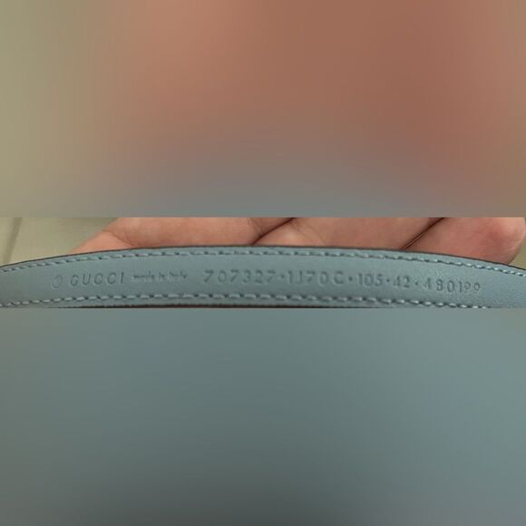 Womens Gucci thin belt size 105 brand new with dustbag and box - Picture 4 of 4